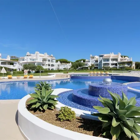 Valley 05, Cleverdetails, Sleeps 6 Adults And 2 Children, 4 Salted Water Pools Apartment Vilamoura