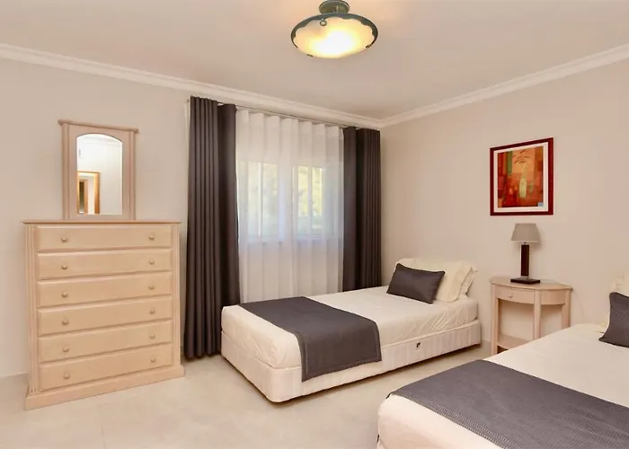 Valley 05, Cleverdetails, Sleeps 6 Adults And 2 Children, 4 Salted Water Pools *