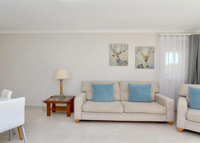 Valley 05, Cleverdetails, Sleeps 6 Adults And 2 Children, 4 Salted Water Pools Vilamoura